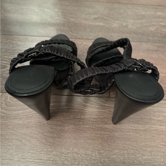 Burberry Heels - Picture 2 of 6